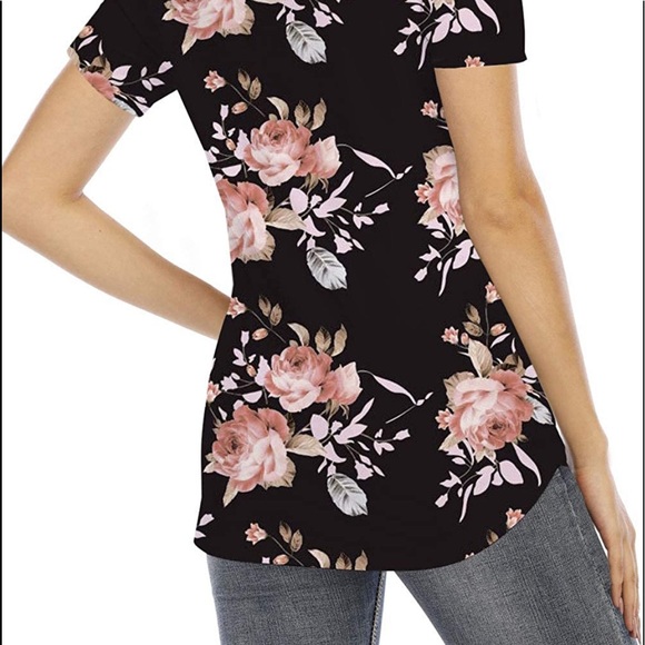 Beauhuty Medium Floral V-neck short sleeve blouse.  Worn once. - Picture 4 of 7